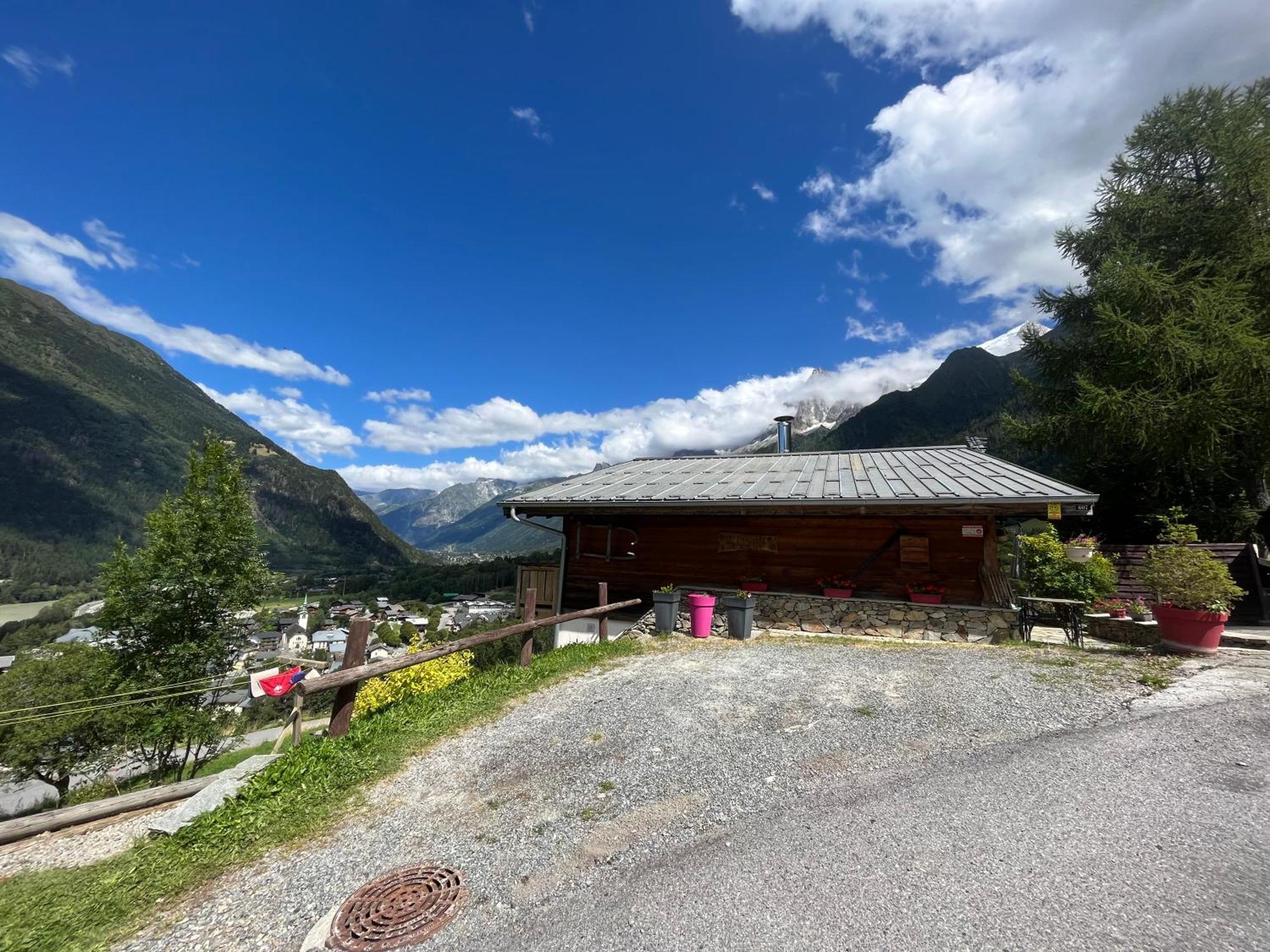 Amazing View Appartement Du Chalet เลอุชส์ ภายนอก รูปภาพ