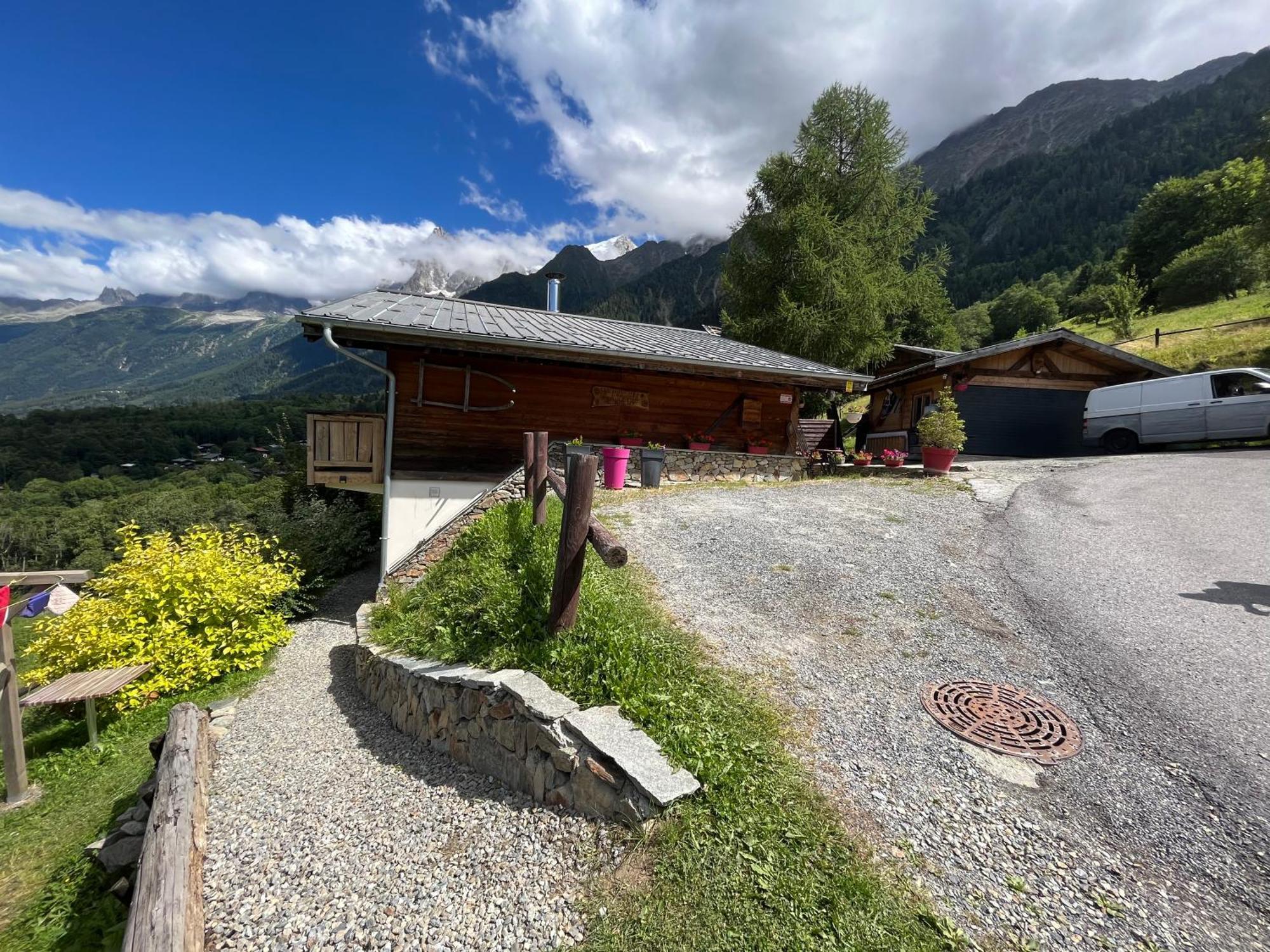 Amazing View Appartement Du Chalet เลอุชส์ ภายนอก รูปภาพ